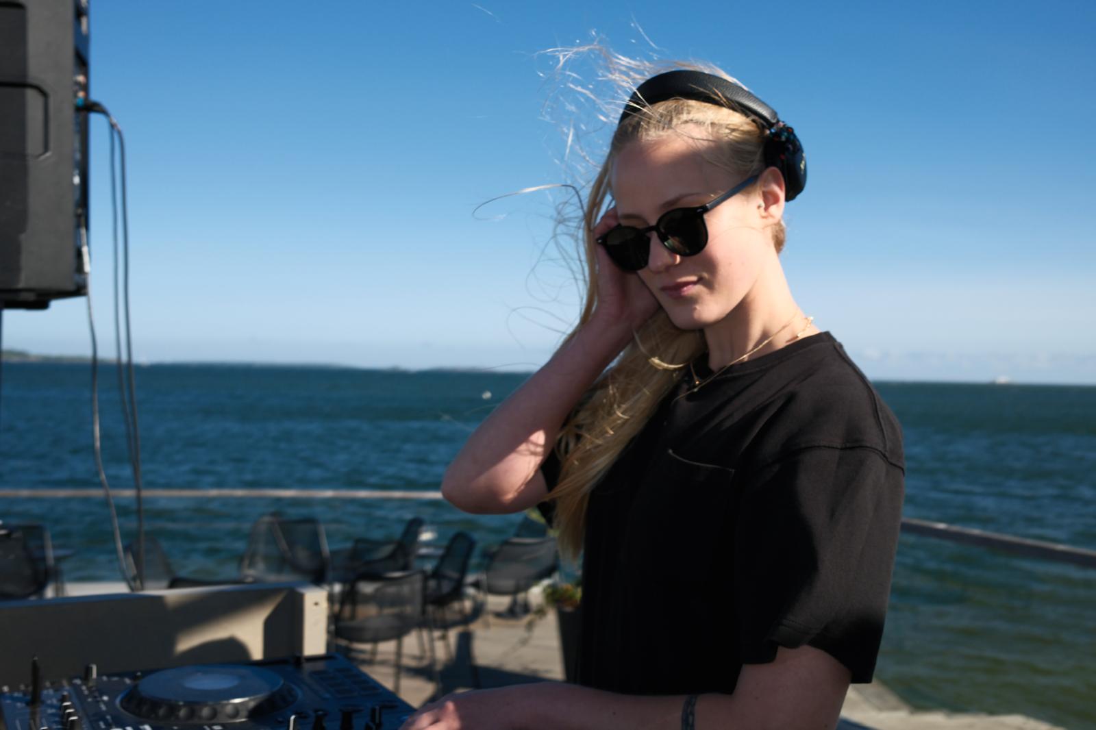 DJ Naava